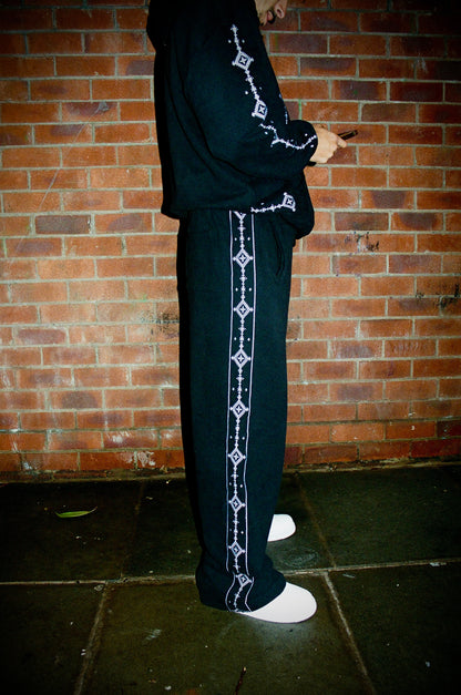 SIGNATURE ROOTS JOGGERS